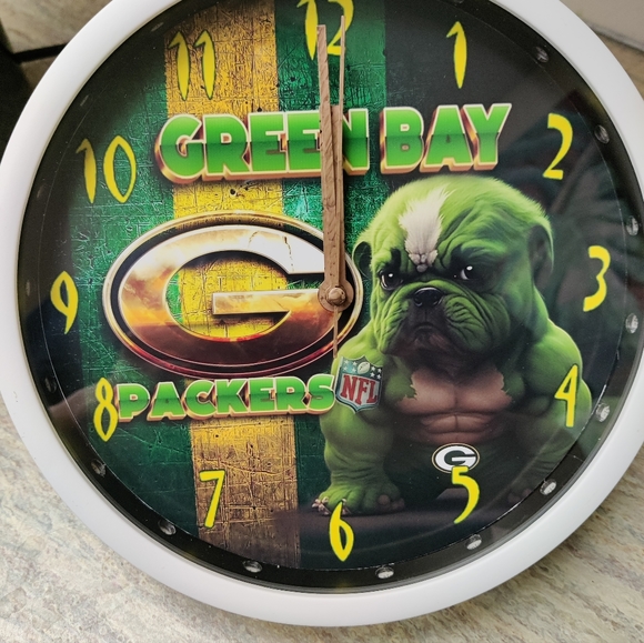 Green Bay Packers clock - Picture 9 of 10
